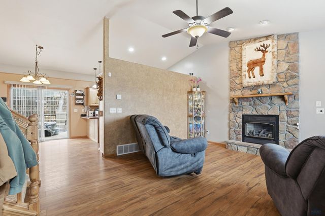 4624 PATRICIA ST, Rapid City, SD 57703