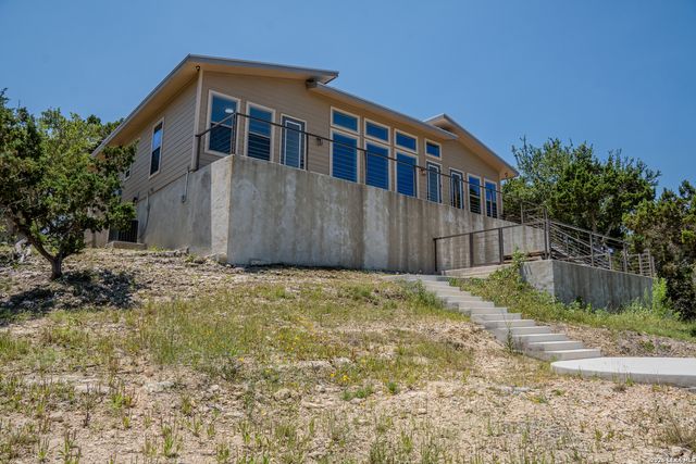 500 NAKED INDIAN TRL, New Braunfels, TX 78132