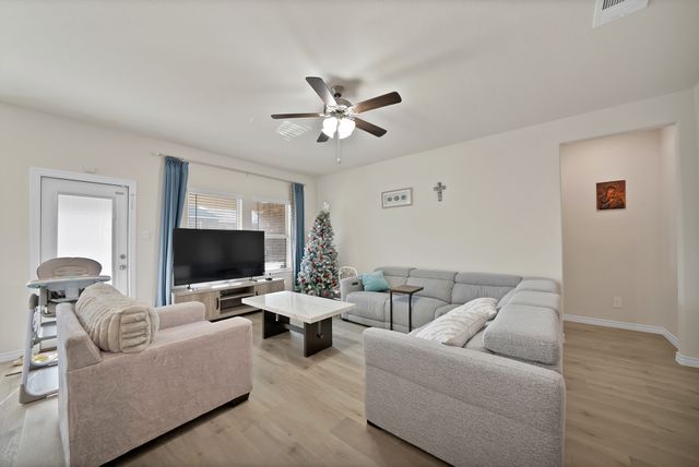 10108 Sunnyview Lane, Aubrey, TX 76227