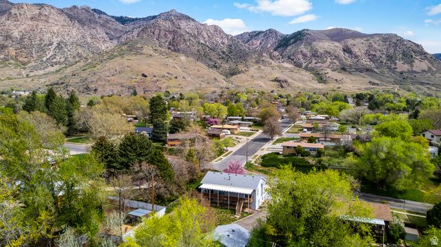 1039 MOUNTAIN RD, Ogden, UT 84404