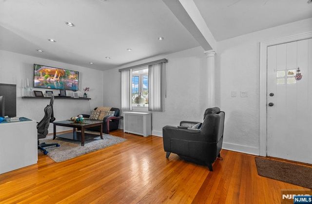 288 Sussex Road, Wood Ridge, NJ 07075