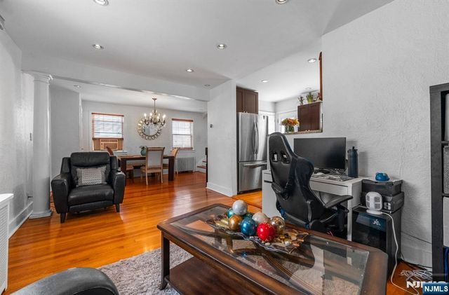 288 Sussex Road, Wood Ridge, NJ 07075