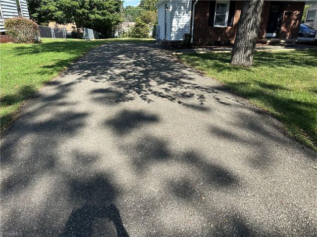 520 Delaware Avenue, Burlington, NC 27217