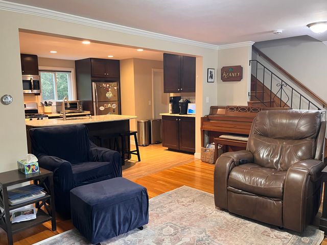 41 Birch St, Needham, MA 02494