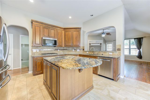1018 Sierra Springs Lane, Spring, TX 77373