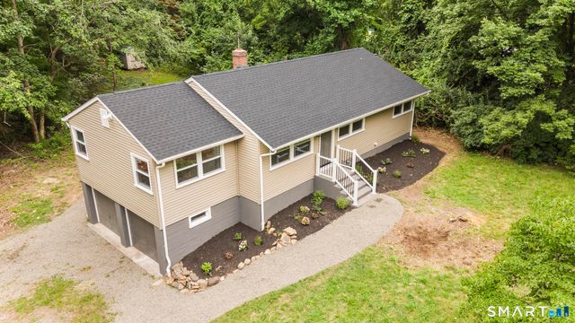 35 Columbine Drive, Trumbull, CT 06611