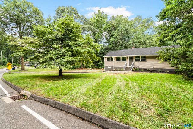 35 Columbine Drive, Trumbull, CT 06611