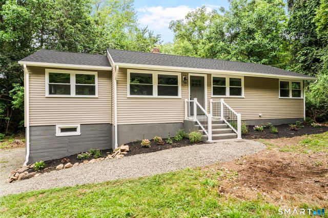 35 Columbine Drive, Trumbull, CT 06611