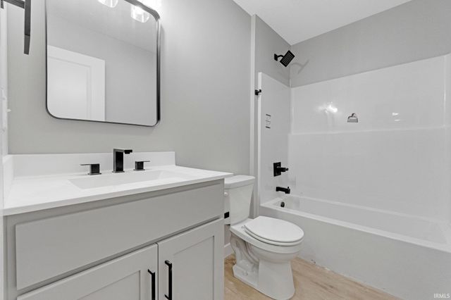 5964 N Clinton Street, Fort Wayne, IN 46825