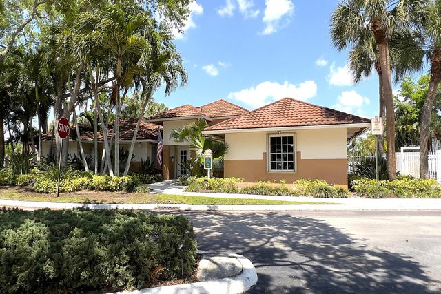 720 NW 91st Terrace, Plantation, FL 33324