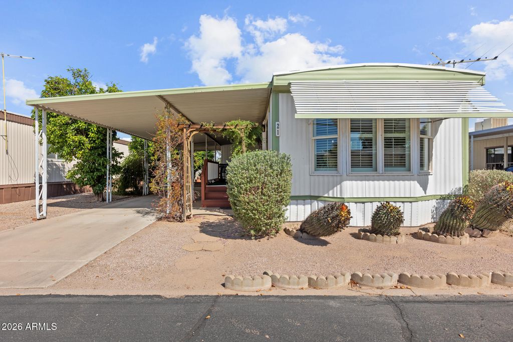 2523 E CONTENTION MINE Road 21, Phoenix, AZ 85032 — exterior