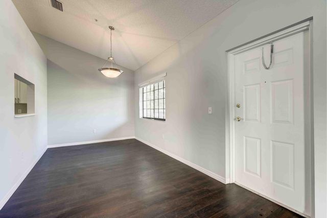 4685 N Haverhill Road D2, West Palm Beach, FL 33417