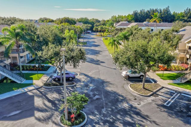 4685 N Haverhill Road D2, West Palm Beach, FL 33417