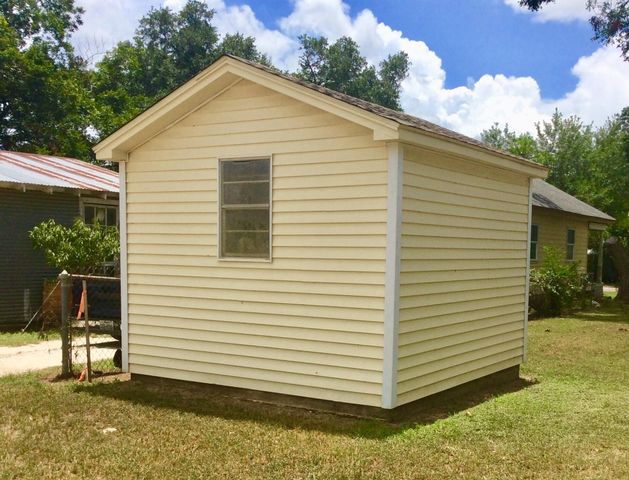 406 N Broadway Street, Caldwell, TX 77836