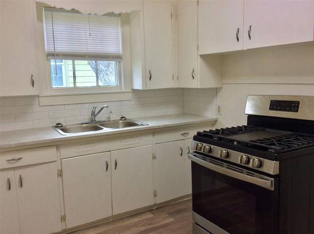 406 N Broadway Street, Caldwell, TX 77836