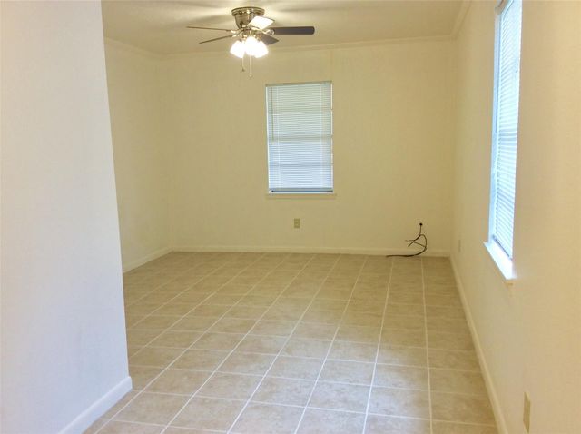 406 N Broadway Street, Caldwell, TX 77836