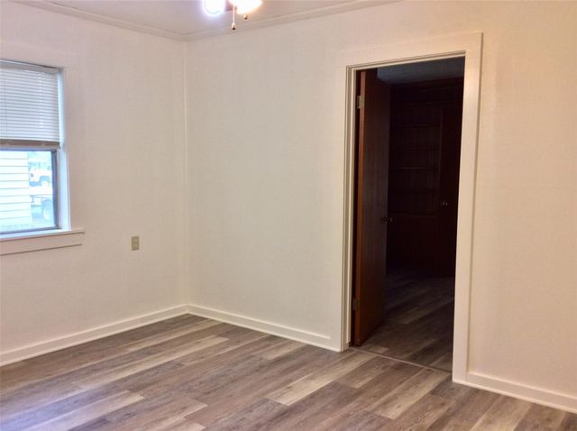 406 N Broadway Street, Caldwell, TX 77836