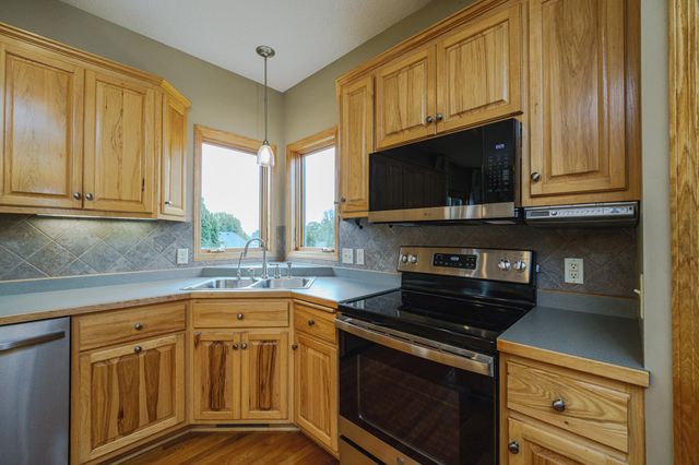 15353 Eagles Ridge NW, Prior Lake, MN 55372