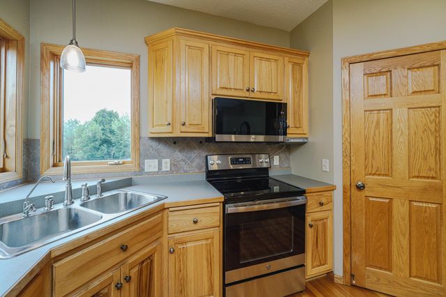 15353 Eagles Ridge NW, Prior Lake, MN 55372