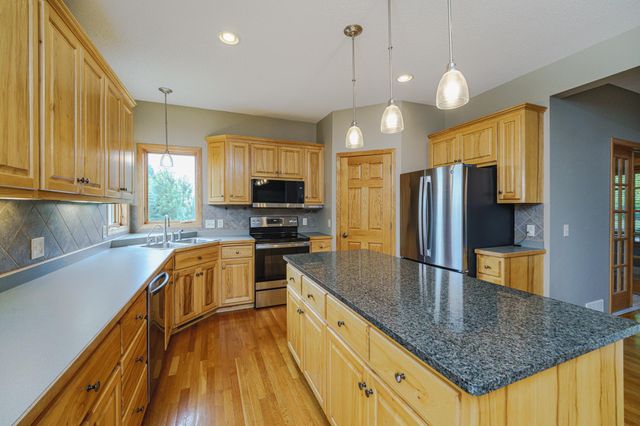 15353 Eagles Ridge NW, Prior Lake, MN 55372