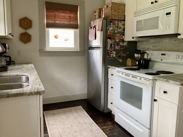 1824 Dimple Ct, Columbia, TN 38401
