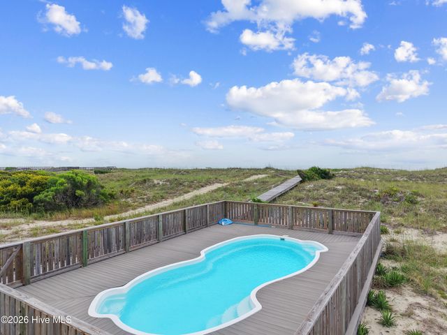 1307 Ocean Boulevard W, Supply, NC 28462