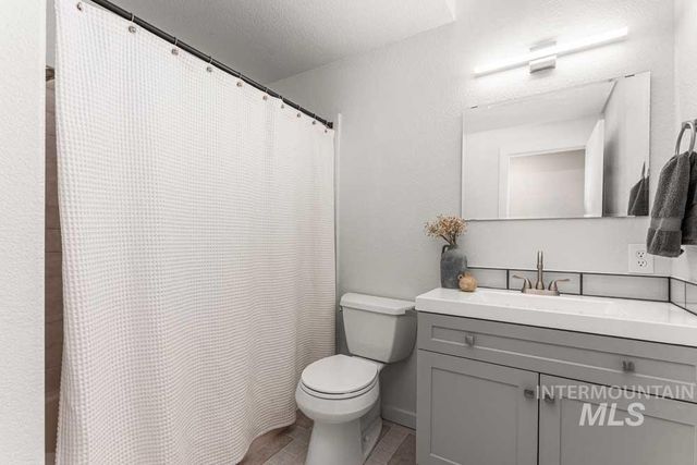 5771 Battlement Ct, Boise, ID 83703