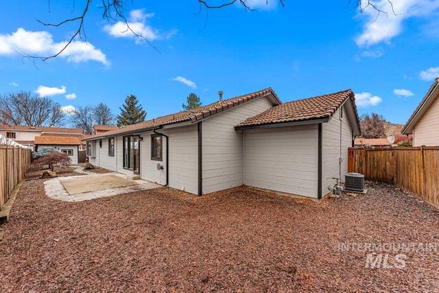 5771 Battlement Ct, Boise, ID 83703