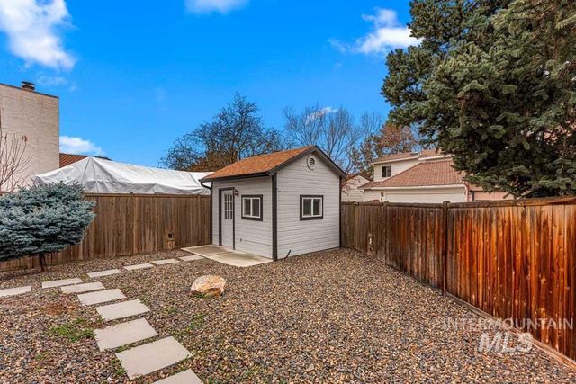 5771 Battlement Ct, Boise, ID 83703