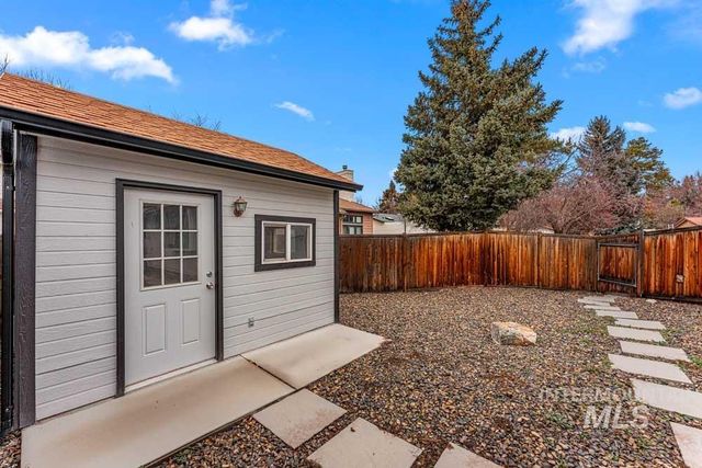 5771 Battlement Ct, Boise, ID 83703