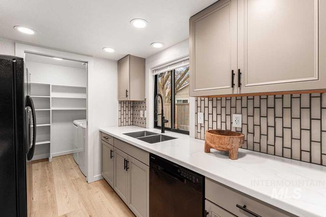 5771 Battlement Ct, Boise, ID 83703