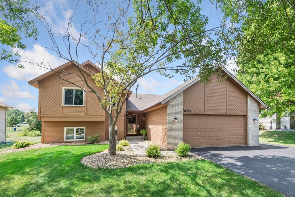 8585 Chanhassen Hills Drive S, Chanhassen, MN 55317 — exterior