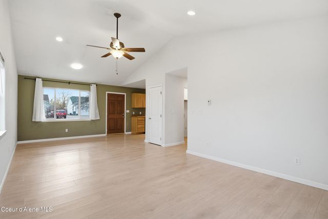 71 Schissler Ln, Kootenai, ID 83840