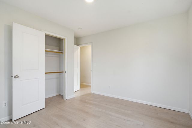 71 Schissler Ln, Kootenai, ID 83840