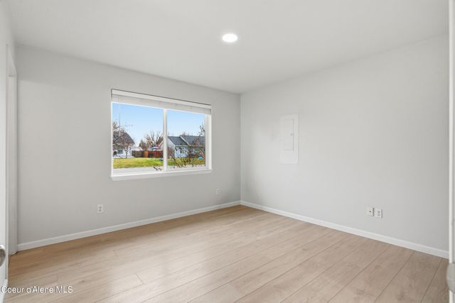 71 Schissler Ln, Kootenai, ID 83840