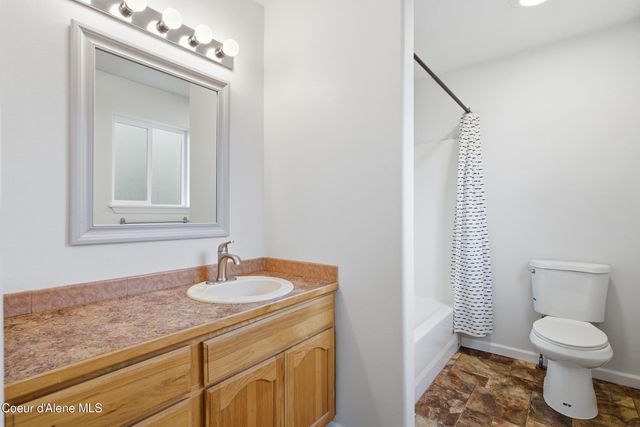 71 Schissler Ln, Kootenai, ID 83840