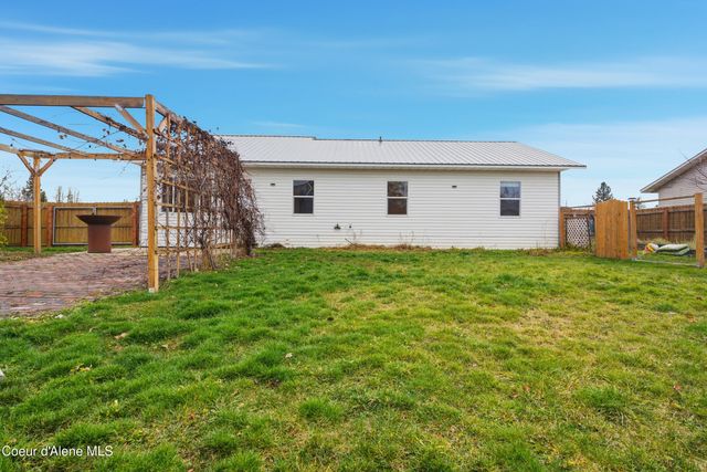 71 Schissler Ln, Kootenai, ID 83840