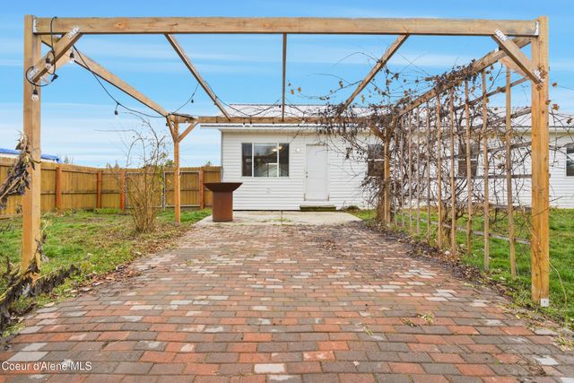 71 Schissler Ln, Kootenai, ID 83840