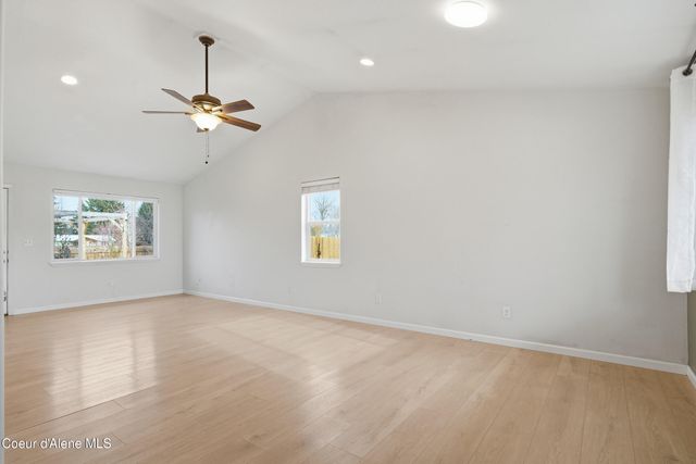 71 Schissler Ln, Kootenai, ID 83840