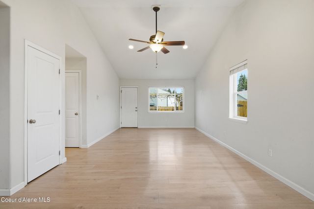 71 Schissler Ln, Kootenai, ID 83840