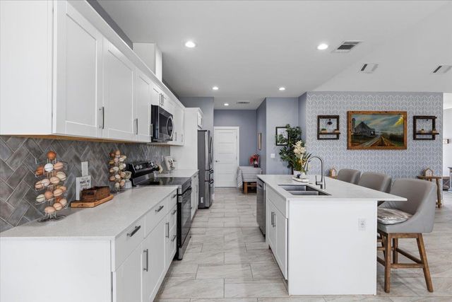 130 Coyote Ridge DR, Cedar Creek, TX 78612