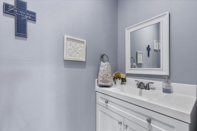 130 Coyote Ridge DR, Cedar Creek, TX 78612