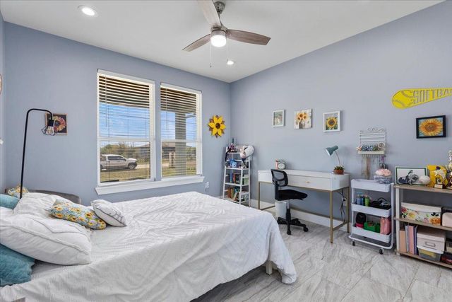 130 Coyote Ridge DR, Cedar Creek, TX 78612