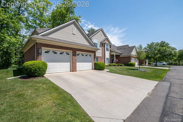 3695 Eagle Creek Drive, Shelby Charter Township, MI 48317