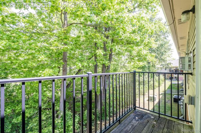 3695 Eagle Creek Drive, Shelby Charter Township, MI 48317