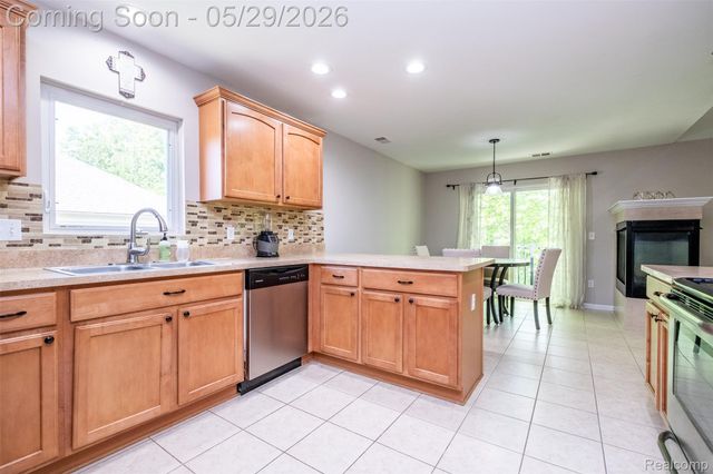3695 Eagle Creek Drive, Shelby Charter Township, MI 48317