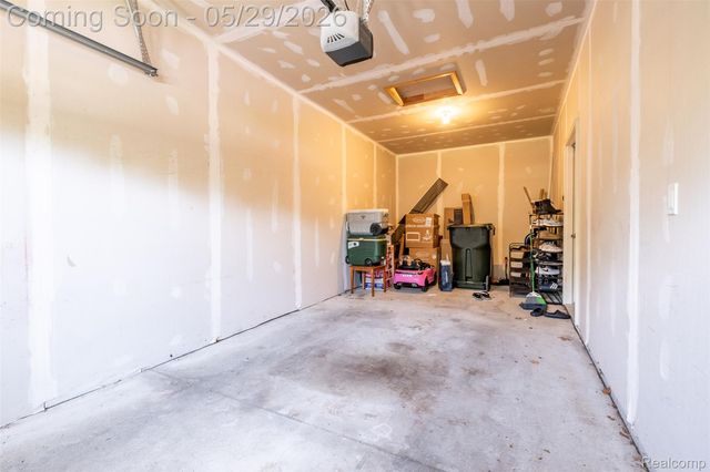 3695 Eagle Creek Drive, Shelby Charter Township, MI 48317