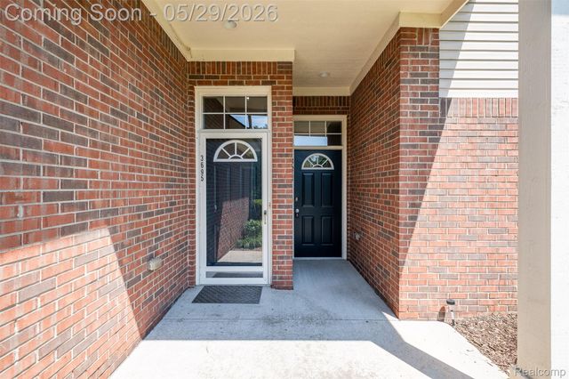 3695 Eagle Creek Drive, Shelby Charter Township, MI 48317