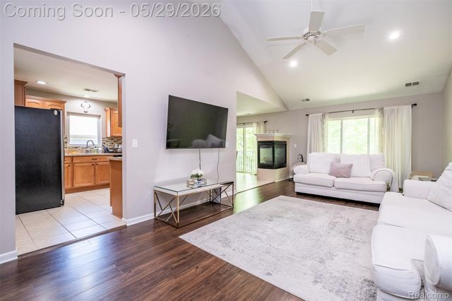 3695 Eagle Creek Drive, Shelby Charter Township, MI 48317