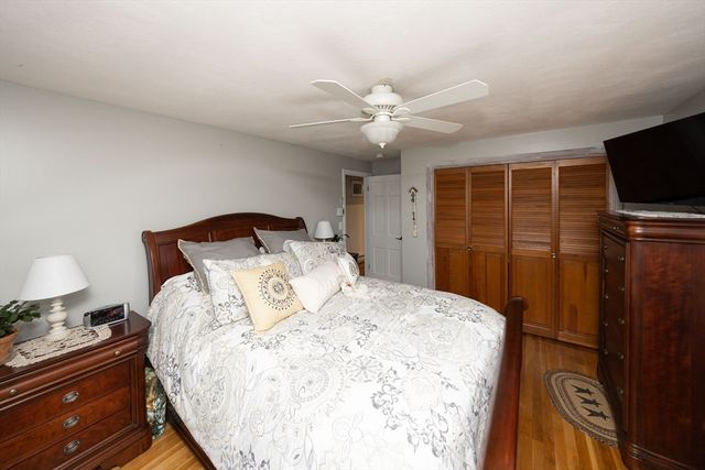 32 Crestwood Dr, Southbridge, MA 01550